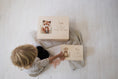 Bild in Galerie-Betrachter laden, personalisierte Erinnerungskiste als Geschenk | Zum aufbewahren und dekorieren | Zur Taufe, Geburt, Kindergarten oder als Schulbegleitung by Woodlandkid - Erinnerungskisten - Boxes & Bins