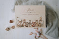Load image into Gallery viewer, Erinnerungskiste mit bunten Tieren aus Holz personalisiert | Geschenkidee zur Taufe, Geburt, Start in den Kindergarten und vieles mehr by Woodlandkid - Erinnerungskisten - Boxes & Bins