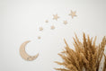 Bild in Galerie-Betrachter laden, Holz Wanddeko "Mond und Sterne" | Set oder einzeln | 3D Wandtattoo | Wandkunst Kinderzimmer | Holzsterne | Holzmond