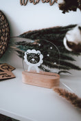 Bild in Galerie-Betrachter laden, Personalisierte "Löwe" Nachtlampe aus Holz und Acryl, LED Kinderzimmer Lampe, Taufgeschenk, Babylampe, Geschenkidee für Kleinkinder