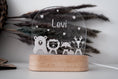 Load image into Gallery viewer, Nachtlicht personalisiert mit "Woodlandfriends" aus Holz und Acryl, geeignet für Kleinkinder und Kinderzimmer, Geschenkideen für Kinder