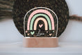 Bild in Galerie-Betrachter laden, Nachtlicht "Regenbogen" personalisiert aus Acryl, Holzfuß Gravur, Babygeschenk Mädchen, Kinderzimmer, Taufe