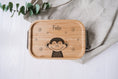 Bild in Galerie-Betrachter laden, personalisierte Brotdose aus Edelstahl mit Bambusdeckel, Lunchbox, Trennsteg, Brotdose für Kinder, Name, Geschenk Kindergarten, Extra breit
