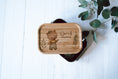 Load image into Gallery viewer, personalisierte Lunchbox aus Edelstahl mit buntem Holzdeckel | Brotdose für Kinder "Bärenstark" | Geschenk zum Kindergarten oder Schulstart