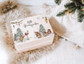 Load image into Gallery viewer, Adventskiste mit winterlichen Motiven personalisiert nachhaltig aus holz