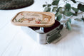 Bild in Galerie-Betrachter laden, personalisierte Brotbox "Dschungel" aus Edelstahl mit Bambusdeckel | Brotzeit Dose mit bunten Dschungel Motiven | Breite Bügel für Kinder by Woodlandkid - Lunchbox - Lunch Bags & Boxes