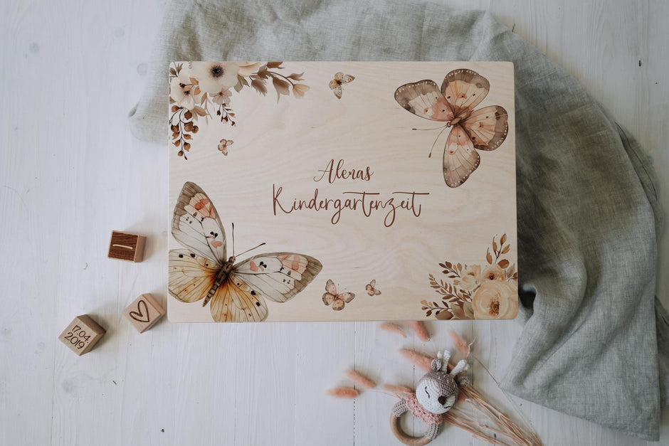 Erinnerungskiste Holz personalisiert | Zum aufbewahren von Erinnerungen und dekorieren | Geschenkidee zur Taufe, Geburt Schulstart by Woodlandkid - Erinnerungskisten - Boxes & Bins