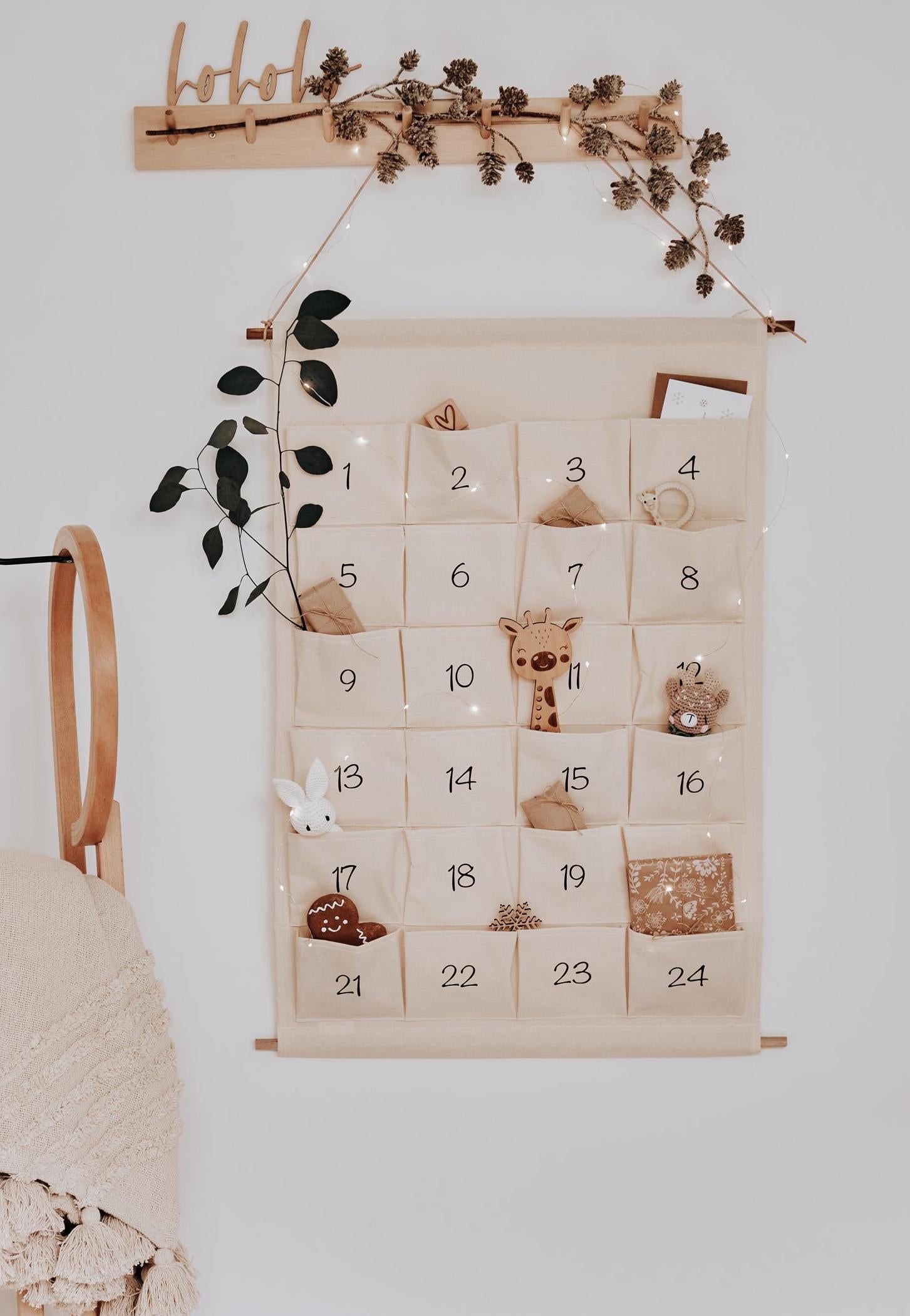 Stoff Adventskalender für Kinder mit Wunschnamen personalisiert | Großer Weihnachtskalender mit 24 Taschen zum selbst Befüllen by Woodlandkid - Christmas - Advent Calendars