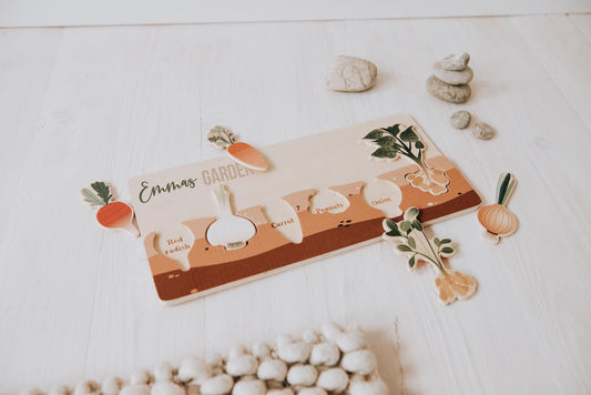 Steckpuzzle Gemüsebeet und Lernpuzzle in englisch für Kinder, personalisiertes Geburtstagsgeschenk, Pädagogisches Geschenk für Kinder by Woodlandkid - - Baby & Toddler Toys