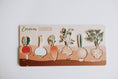 Bild in Galerie-Betrachter laden, Steckpuzzle Gemüsebeet und Lernpuzzle in englisch für Kinder, personalisiertes Geburtstagsgeschenk, Pädagogisches Geschenk für Kinder by Woodlandkid - - Baby & Toddler Toys
