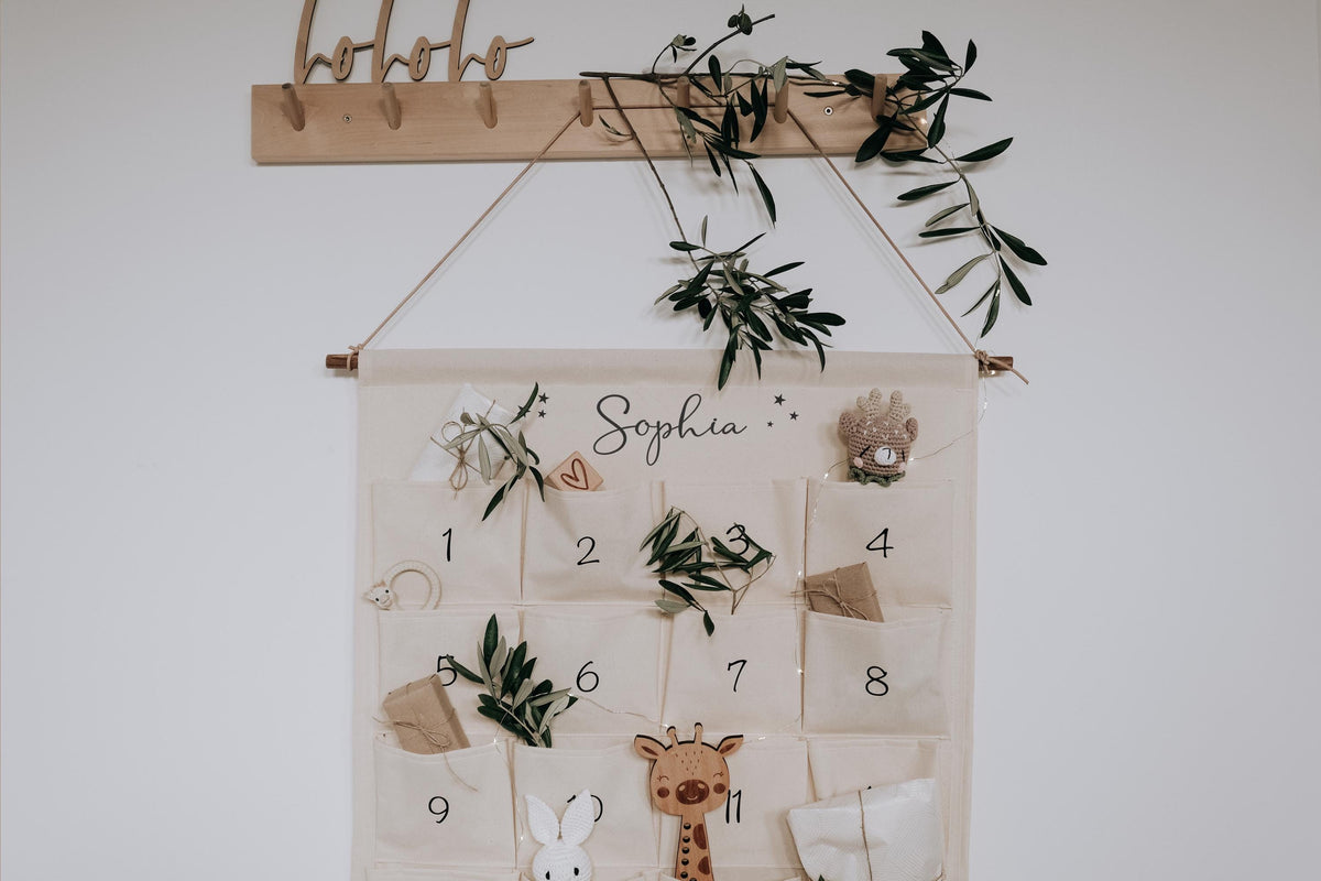 Adventskalender Kinder zum Befüllen, personalisiert mit Namen | Stoff Weihnachtskalender Baumwolle 90x60 cm | Geschenk Geschwister by Woodlandkid - Christmas - Advent Calendars