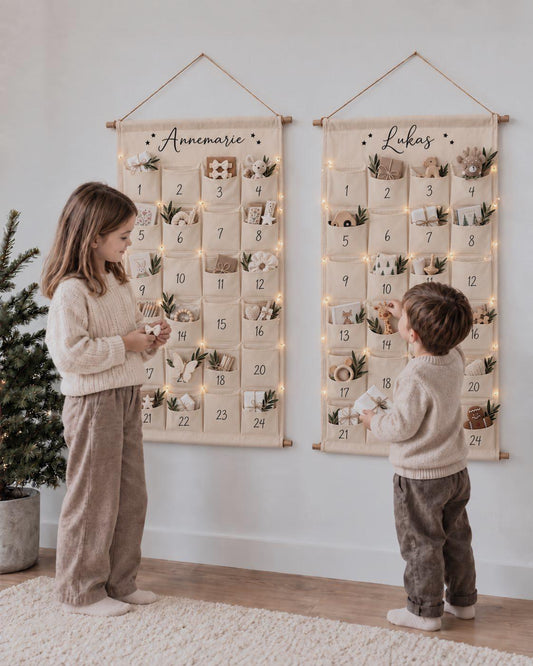 Adventskalender Kinder zum Befüllen, personalisiert mit Namen | Stoff Weihnachtskalender Baumwolle 90x60 cm | Geschenk Geschwister by Woodlandkid - Christmas - Advent Calendars
