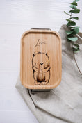 Load image into Gallery viewer, personalisierte Lunchbox aus Edelstahl mit Holzdeckel | Brotdose für Kinder | Lunchdose für Kindergarten, Kita und Schule
