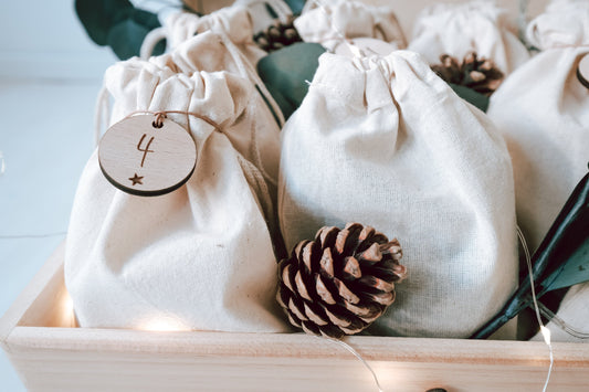 Holzzahlen für Adventskalender, ideal zum selbst befüllen von Jutebeuteln für den Weihnachtskalender der Kinder