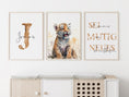 Load image into Gallery viewer, Tiger Wandbilder Set mit Name personalisiert | Poster Geburt | Kinderzimmer | Geschenk Tiere Bilder Baby Wand Deko Kunstdruck | Einzelbild
