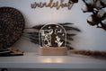 Load image into Gallery viewer, LED Nachtlicht Bärchen personalisiert auf Holz und Acryl, Geschenke zur Geburt oder Taufe, Deko fürs Kinderzimmer, Nachttischlampe, LED
