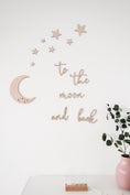 Load image into Gallery viewer, Wandspruch "To the moon and back" aus Holz | Set Mond und Sterne | 3D Wandtattoo | Wanddeko Kinderzimmer
