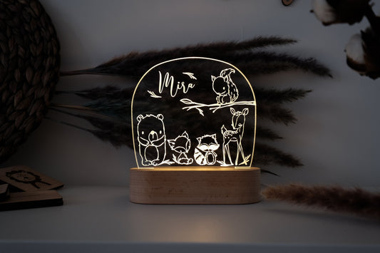 Nachtlicht personalisiert mit Waldtierfreunden aus Acryl, LED Lichter, Deko fürs Kinderzimmer, Geburtstagsgeschenk, Geschenkidee