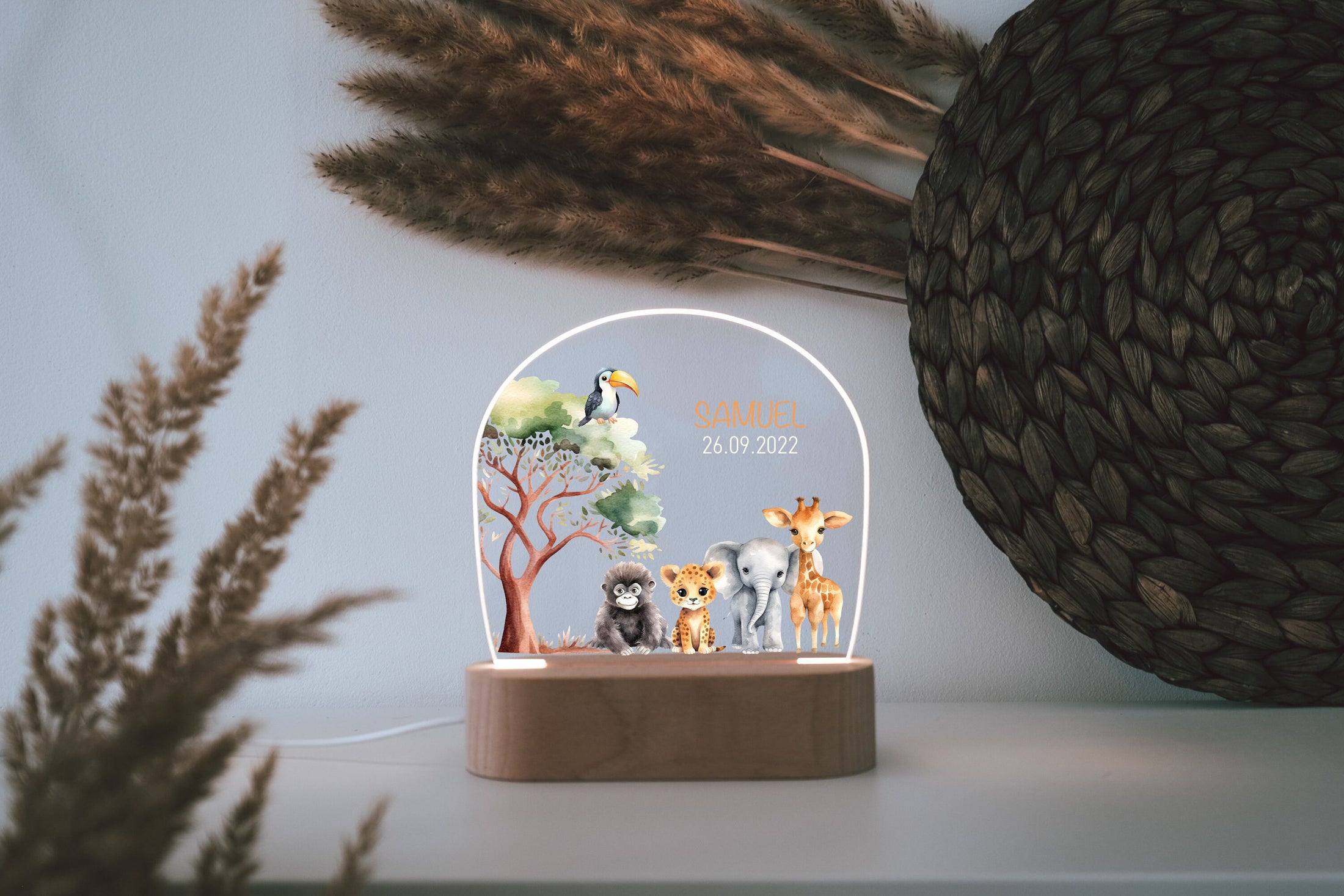 Nachtlicht "Safari" personalisiert aus Acryl, Holzfuß Gravur, Babygeschenk Geburt, Kinderzimmer, Persönliches Geburtstagsgeschenk, Taufe