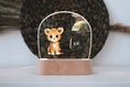 Load image into Gallery viewer, Nachtlicht "Leopard" personalisiert aus Acryl, Holzfuß Gravur, Babygeschenk Geburt, Kinderzimmer, Persönliches Geburtstagsgeschenk, Taufe
