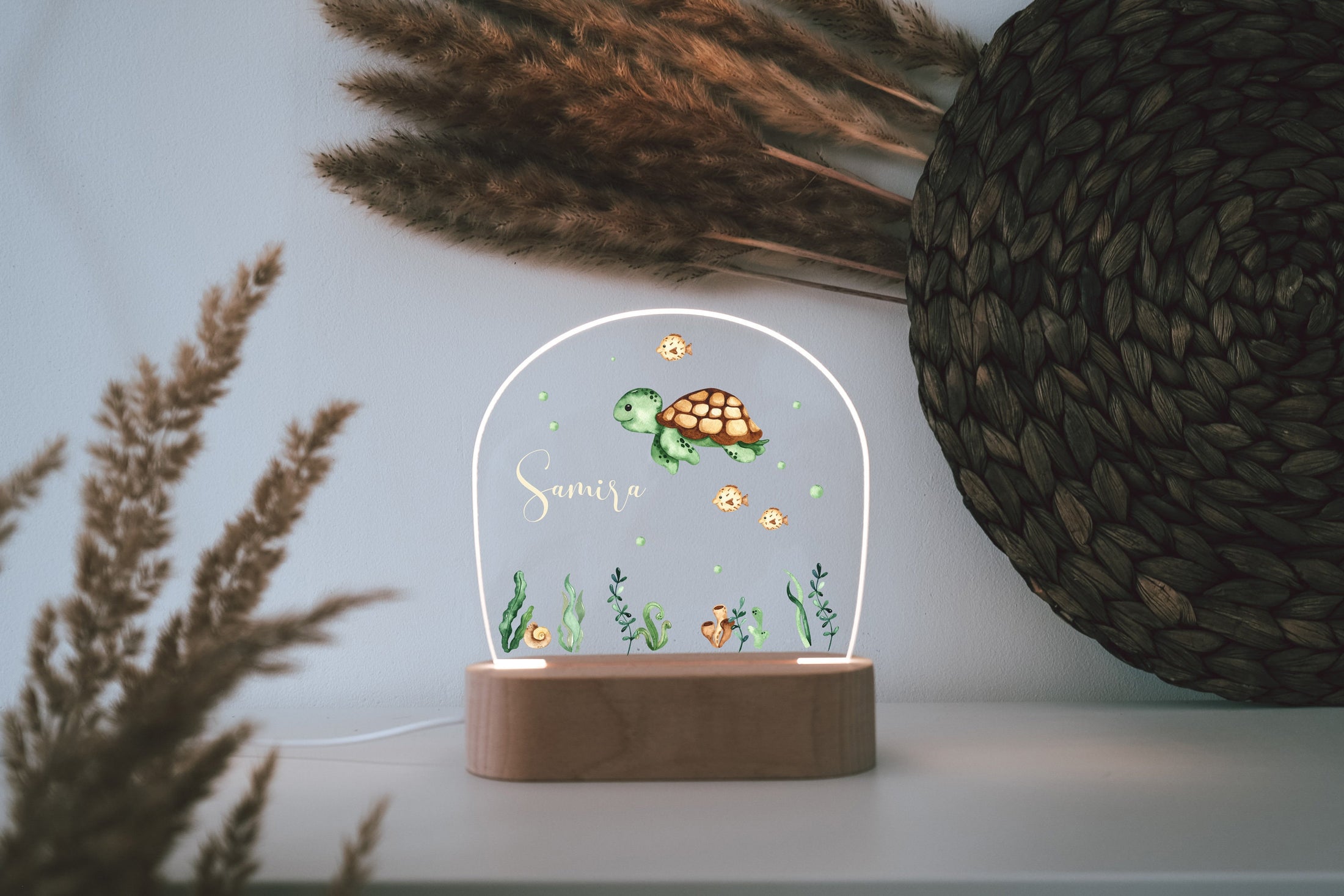 Nachtlicht "Schildkröte" personalisiert aus Acryl, Holzfuß Gravur, Geschenk Geburt, Kinderzimmer, Persönliches Geburtstagsgeschenk, Taufe