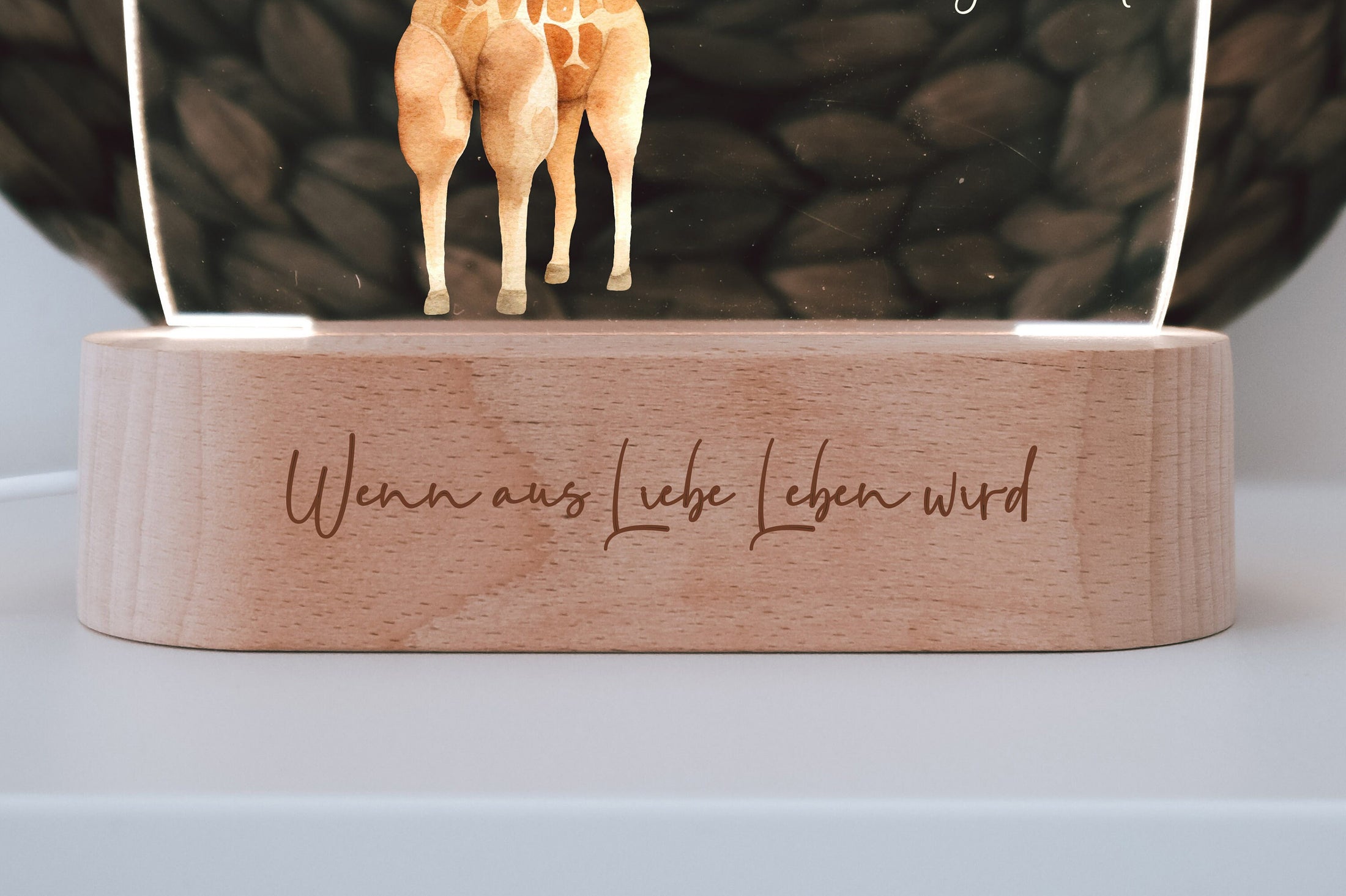 Nachtlicht "Giraffe" personalisiert aus Acryl, Holzfuß Gravur, Babygeschenk Geburt, Kinderzimmer, Persönliches Geburtstagsgeschenk, Taufe