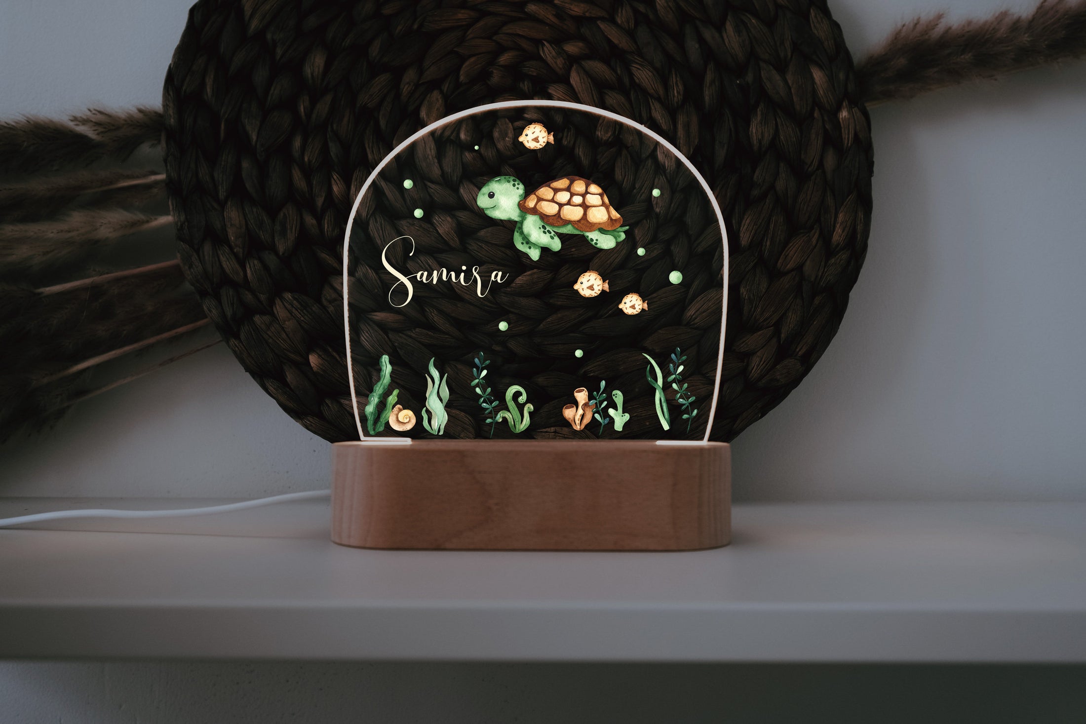 Nachtlicht "Schildkröte" personalisiert aus Acryl, Holzfuß Gravur, Geschenk Geburt, Kinderzimmer, Persönliches Geburtstagsgeschenk, Taufe