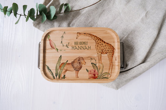 personalisierte Brotbox "Dschungel" aus Edelstahl mit Bambusdeckel | Brotzeit Dose mit bunten Dschungel Motiven | Breite Bügel für Kinder by Woodlandkid - Lunchbox - Lunch Bags & Boxes