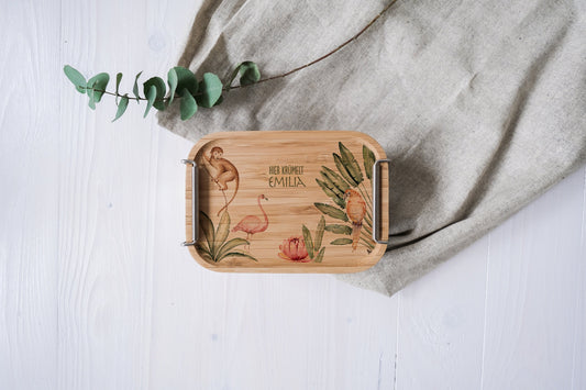 personalisierte Brotbox "Flamingo" aus Edelstahl mit Bambusdeckel | Brotzeit Dose mit bunten Dschungel Motiven | Breite Bügel für Kinder by Woodlandkid - Lunchbox - Lunch Bags & Boxes